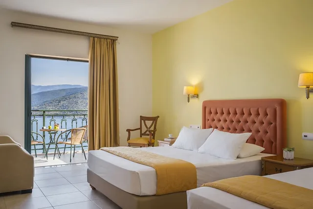 جناح عائلي بسرير مزدوج بإطلالة على البحر مع أريكة، Kefalonia Bay Palace by GHH 2/8