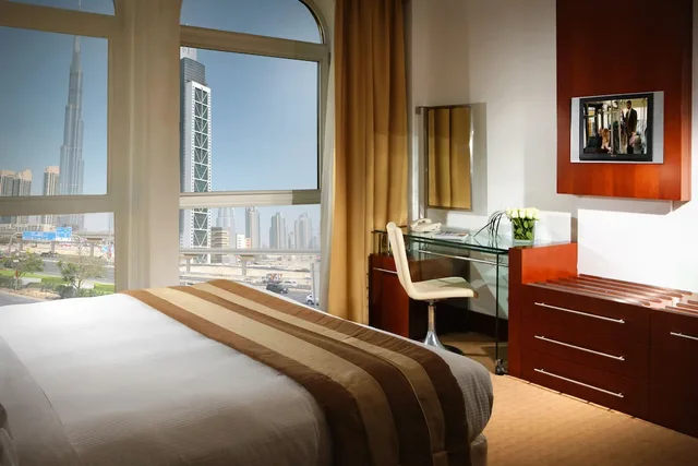 1 Bedroom, Suite, King Bed, Burj Khalifa View، Villa Rotana 1/5