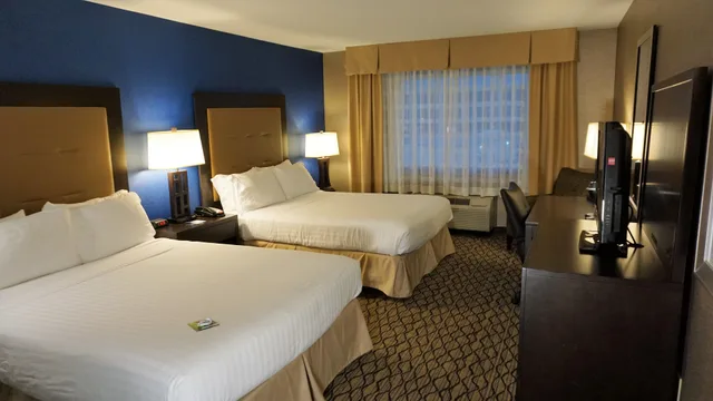 غرفة بسريرين لذوي الإعاقة، Holiday Inn Express Hotel Suites Gibson 1/4