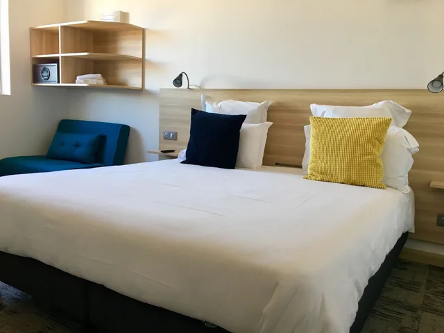 Deluxe, Triple, Queen Bed, Sofa, Brit Hotel Confort Martigues 1/5