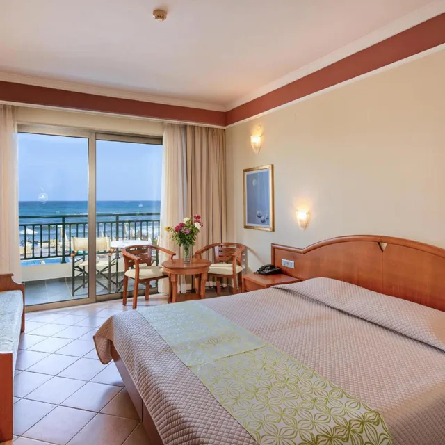 Superior, Double or Twin Bed, Sea Front، Hydramis Palace 2/5