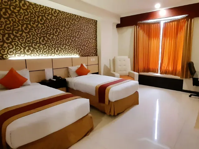 غرفة تنفيذية، Grand Surabaya 1/1