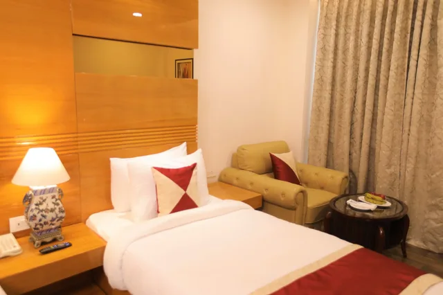 غرفة ديلوكس بسرير كينج، Hotel La New Delhi 8/8