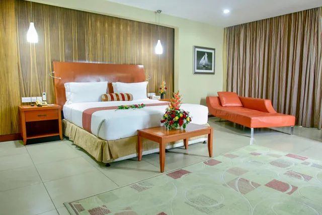 غرفة سوبيريور بسرير كينج بإطلالة على البحر، Harbour View Suites 5/10