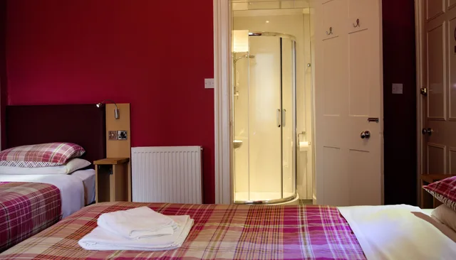 غرفة عائلية بسرير كينج وسرير فردي، Regent House Hotel 2/9