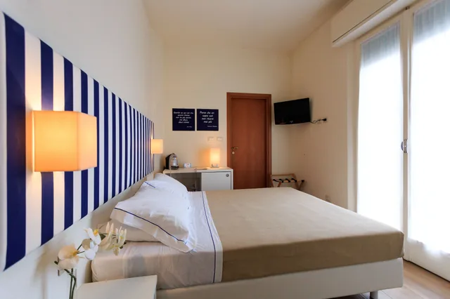 Superior, Twin Beds, Mini Hotel 1/2