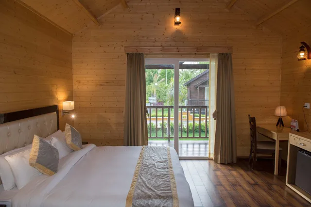 Wooden, Sun, Cottage، Sun Hotel & Resort 1/8