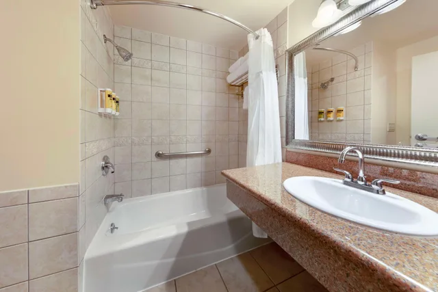 جناح، Best Western Plus Country Park Hotel 2/2