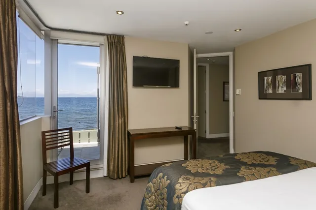 3 Bedrooms, Luxury, Apartment, 3 King Beds, Lake Side, Lake View، The Reef Resort 5/10