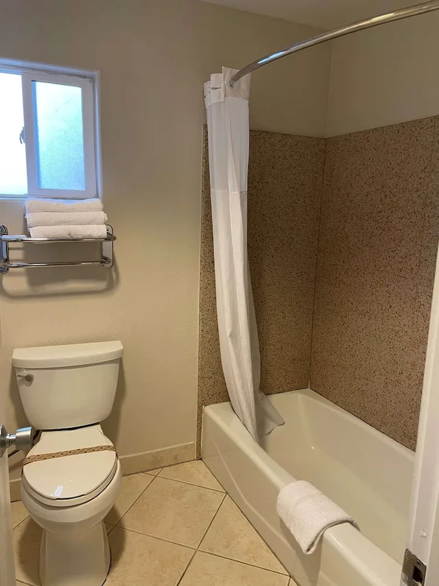 Suite, 2 Queen Beds, SureStay Hotel by Best Western San Rafael 9/10