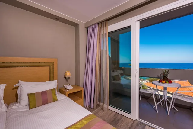 غرفة كومفورت بإطلالة على البحر، Alexandra Beach Resort & Spa 1/6
