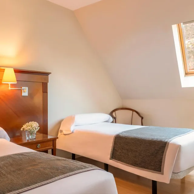 غرفة ثلاثية بسرير فردي، Hesperia Andorra 5/10