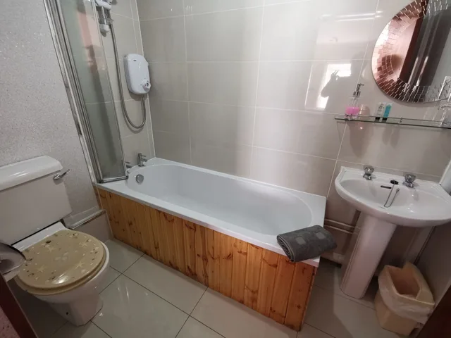 غرفة أساسية ثلاثية بثلاثة أسرّة، St Ronans Hotel (ex Oyo) 2/3