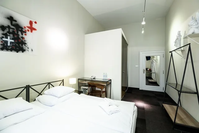 غرفة كلاسيكية بسرير كوين، Home Aparthotel 1/6