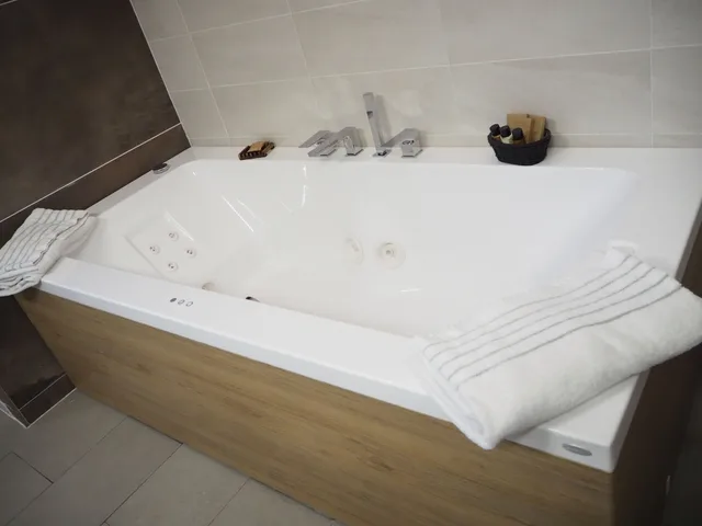 غرفة ديلوكس بسرير كوين بجاكوزي، Apollo Guest House 10/10