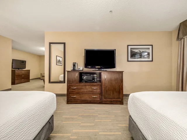 جناح بسريرين كوين، HOLIDAY INN LETHBRIDGE 1/3