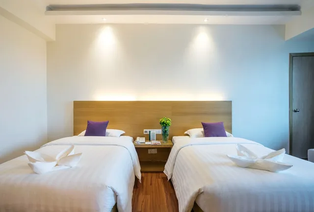 Superior, Twin Beds, Crystal Crown Hotel Petaling Jaya 3/6