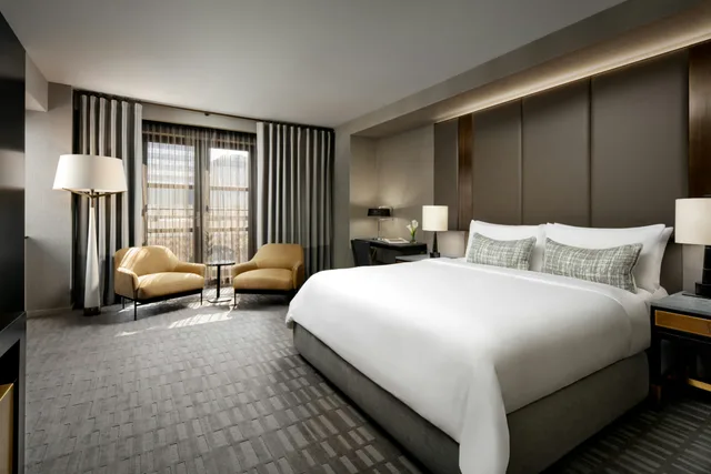 جناح، The Hazelton Hotel Toronto 1/1