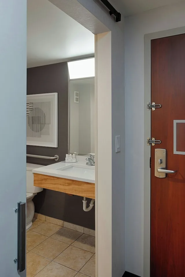 غرفة بسرير كوين لذوي الإعاقة، Courtyard By Marriott Springfield Downtown 7/7