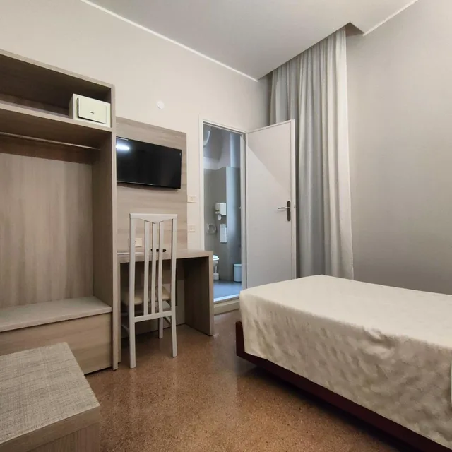 غرفة مفردة، Hotel Vittoria 1/6