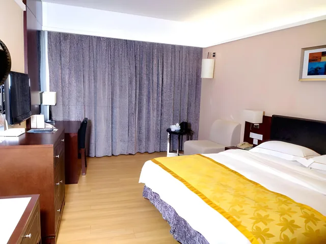غرفة قياسية بسرير كوين، Golden Gulf Hotel Shantou 1/3