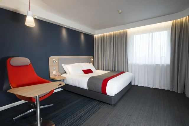 غرفة قياسية بسرير فردي، Holiday Inn Express Milton Keynes 1/3