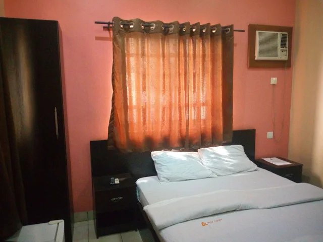 غرفة بسرير مزدوج، Peak Court Hotels 3/4
