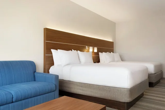 جناح بسريرين كوين، Holiday Inn Express Suites Cincinnati South Wilder 1/4