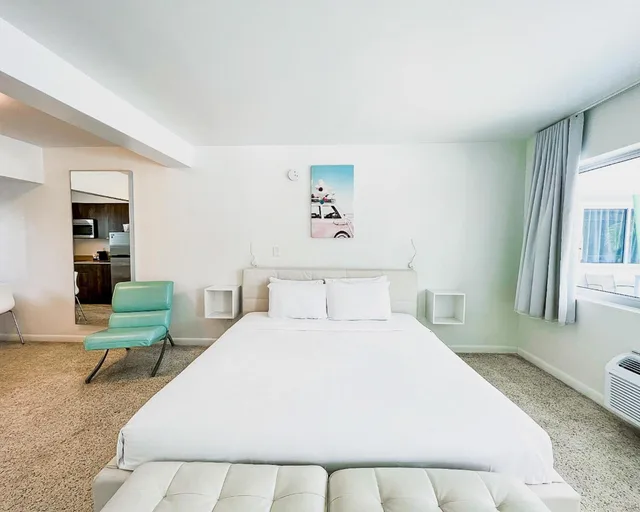 غرفة ديلوكس بسرير كينج، Tranquilo A North Beach Village Resort Hotel 1/4