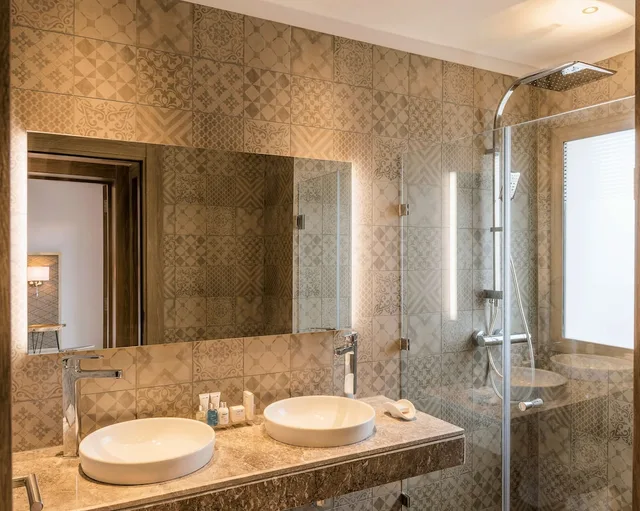 Suite, King Bed, Balcony or Terrace، Radisson Blu Resort Al Hoceima 3/3