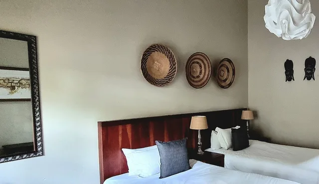 Room, Twin Beds, African Roots Guest House 3/4