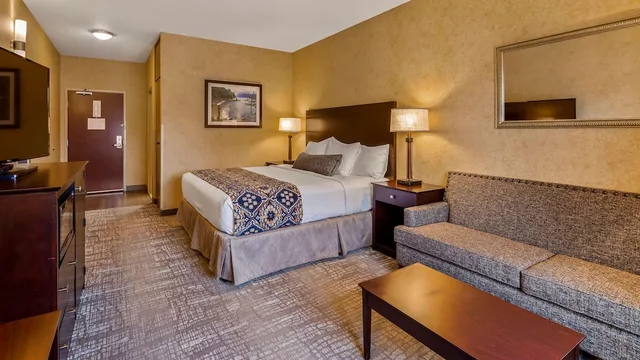 Standard, King Bed, Accessible, Best Western Plus Ponderay Mountain Lodge 1/2