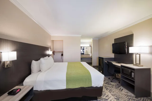 جناح، SureStay Hotel by Best Western Rockdale 2/3