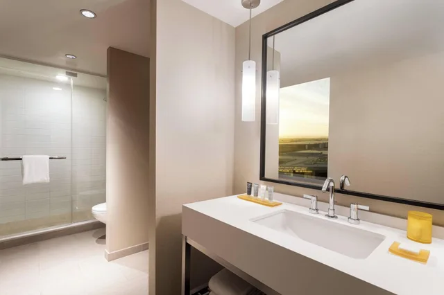 Deluxe, Double Bed, Jw Marriott Los Angeles L A Live 2/5