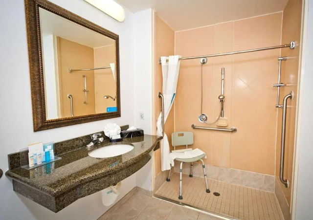 استوديو بسريرين كوين مع أريكة لذوي الإعاقة، Hampton Inn And Suites Sacramento Cal Expo 6/8