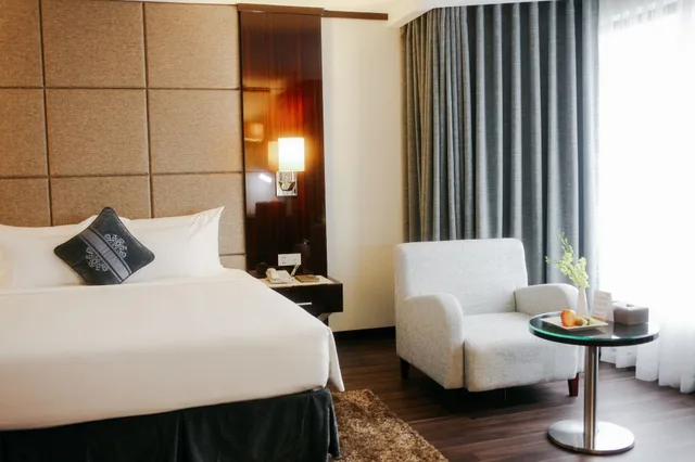 Deluxe, King Bed, Bay View، Central Luxury Ha Long Hotel 2/4