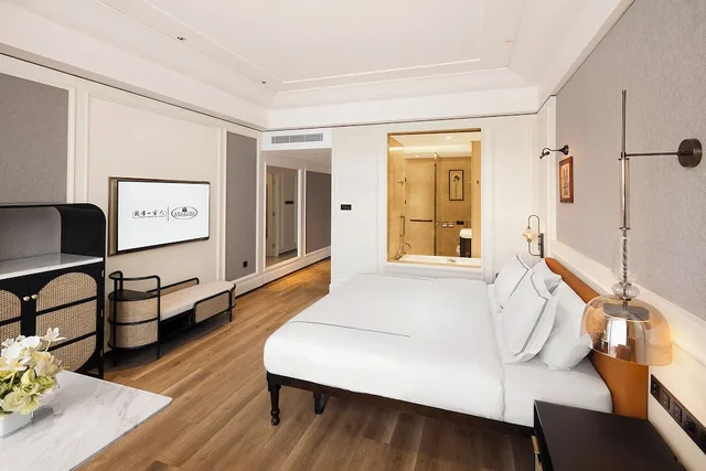 Select, King Bed، Sea View Garden 2/5