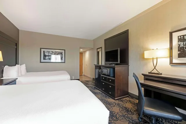 غرفة قياسية بسريرين كوين، Best Western Plus Midwest Inn 1/5