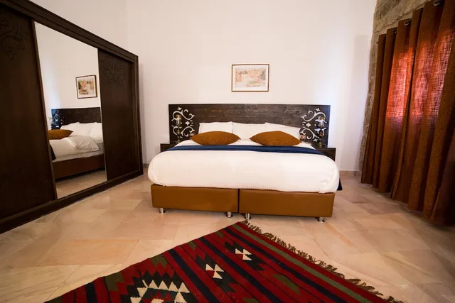 غرفة قياسية بسريرين منفصلين، Old Village Resort Petra 1/10
