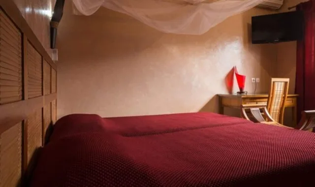 Double Bed, Street View، Lodge Des Almadies 1/1