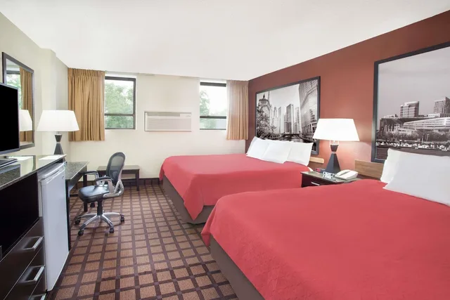 غرفة بسريرين كوين، Super 8 By Wyndham Chicago IL 1/7