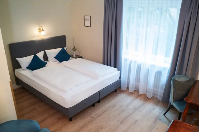 غرفة قياسية بسرير كوين، Acanthushotel Munich 2/10