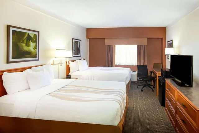 غرفة بسرير مزدوج، La Quinta Inn by Wyndham Austin Capitol / Downtown 1/3