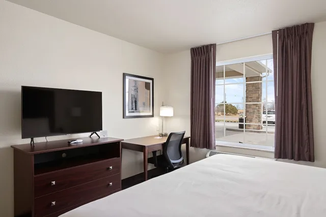 غرفة بسرير كينج لذوي الإعاقة، Cobblestone Inn & Suites - Yuma 5/10