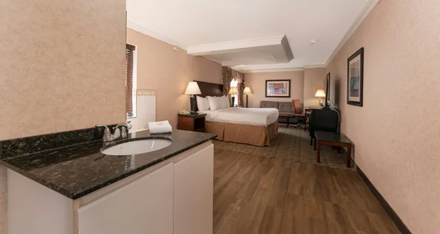 جناح بريميوم، Prestige Aberdeen Lodge Kamloops 3/4
