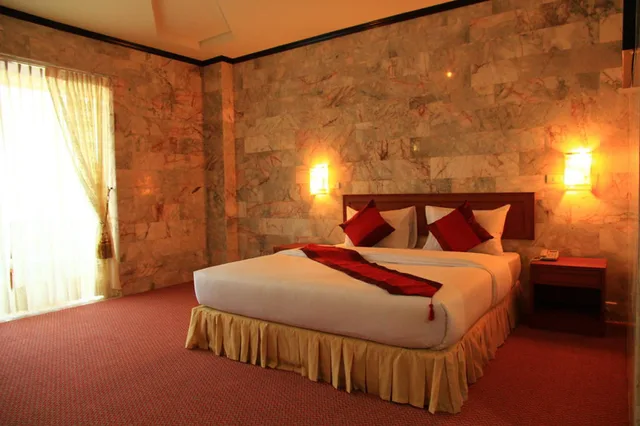 غرفة سوبيريور بسرير كينج، Golden Dragon Resort 4/4