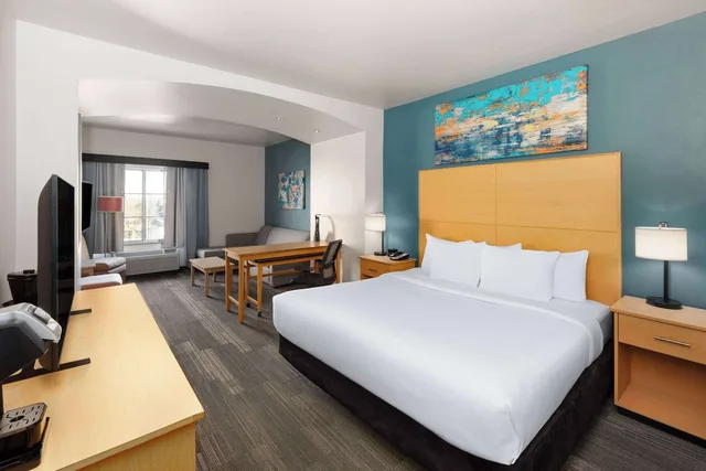 غرفة ديلوكس تنفيذية بسرير كينج، La Quinta Inn & Suites by Wyndham Austin NW/Lakeline Mall 1/3