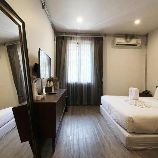 غرفة ديلوكس بسرير مزدوج بشرفة، Iron32 Hotel Bar And Bistro 3/10