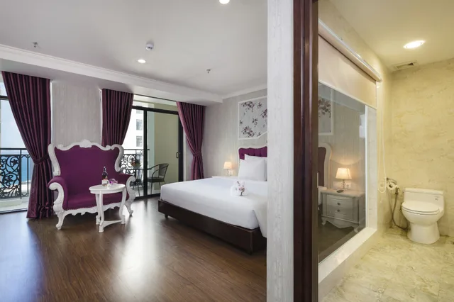 Central, Suite, King Bed، Bonjour Nha Trang Hotel 7/10