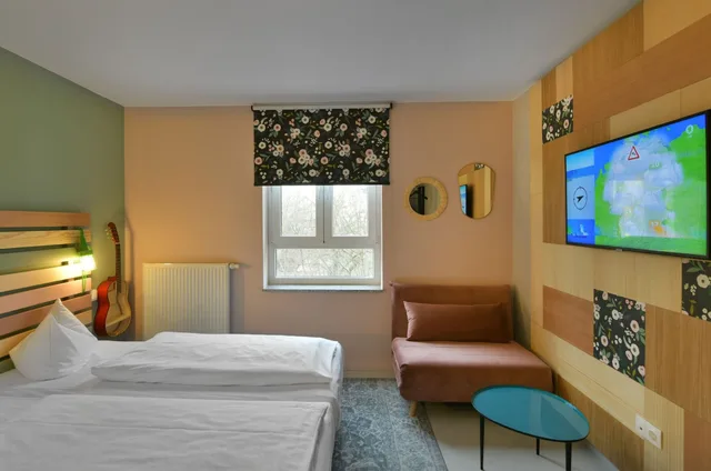 غرفة كومفورت بسريرين منفصلين مع أريكة، Hotel BIRGIT Berlin Mitte 1/7